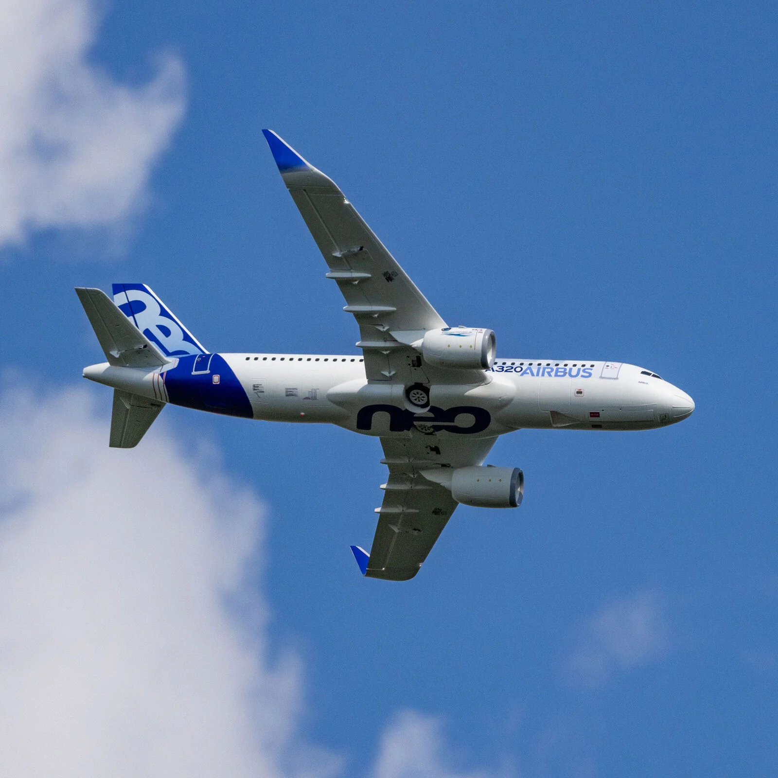 Airbus A320neo Twin 64mm EDF BNF Basic AS3X + SAFE - EFL1493 - Image 16