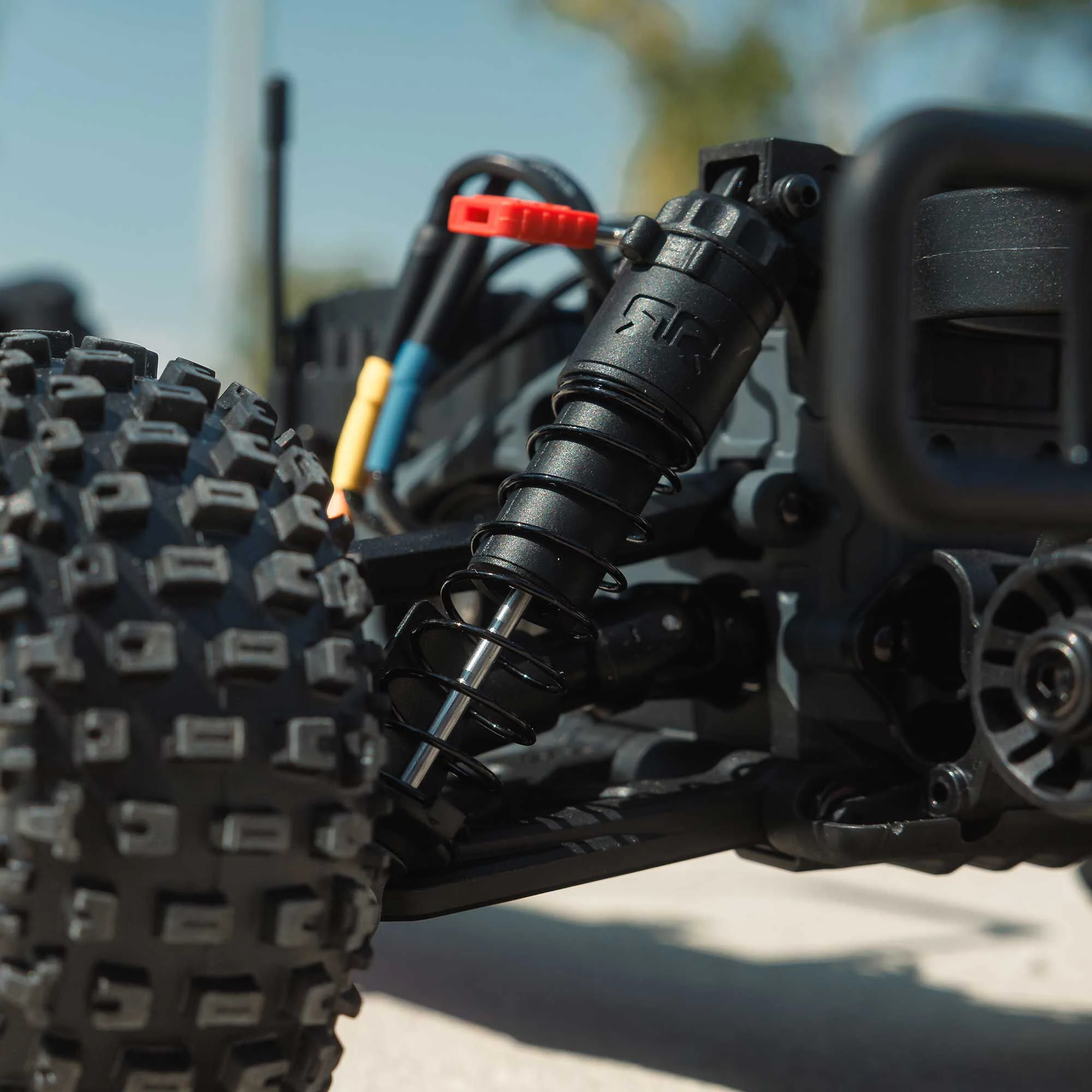Arrma Fury 223S BLX Brushless 2WD Short Course vert RTR - ARA3521T2 - Image 11