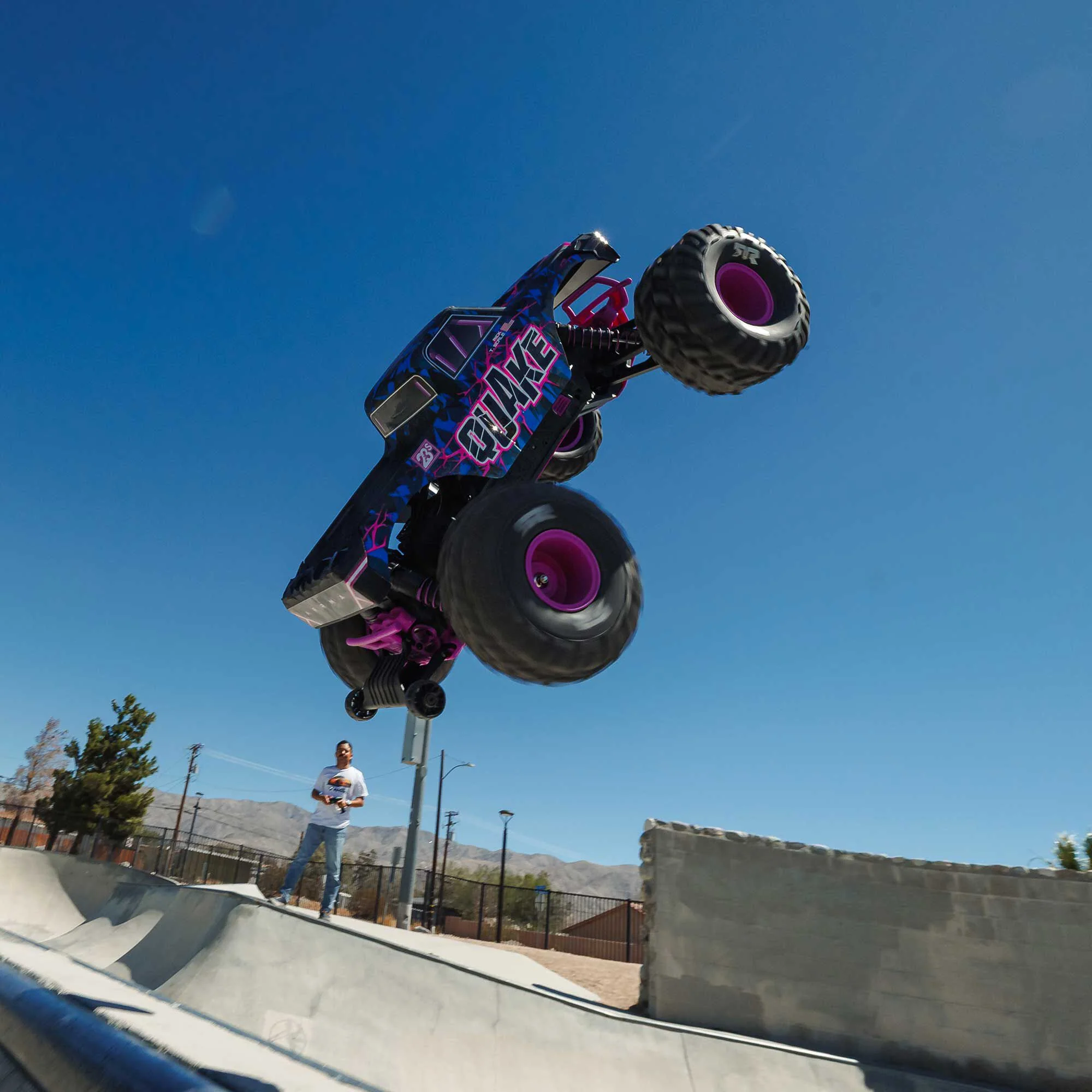 Arrma Monster Truck QUAKE 223S DSC 2WD RTR Brushless 1/10 violet - ARA3537T3 - Image 17
