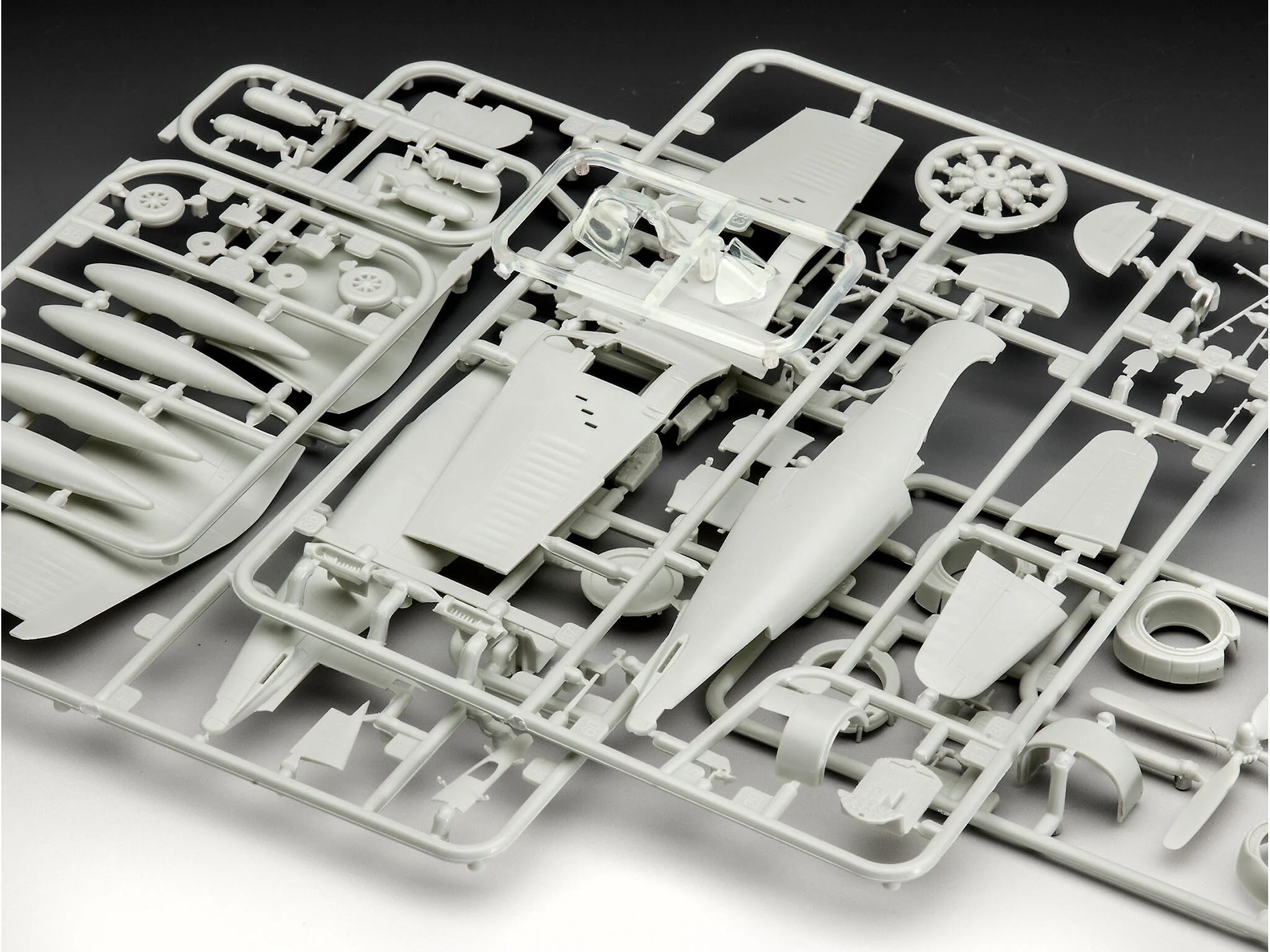 Maquette avion Revell 03955 F4U-4 CORSAIR - Image 6