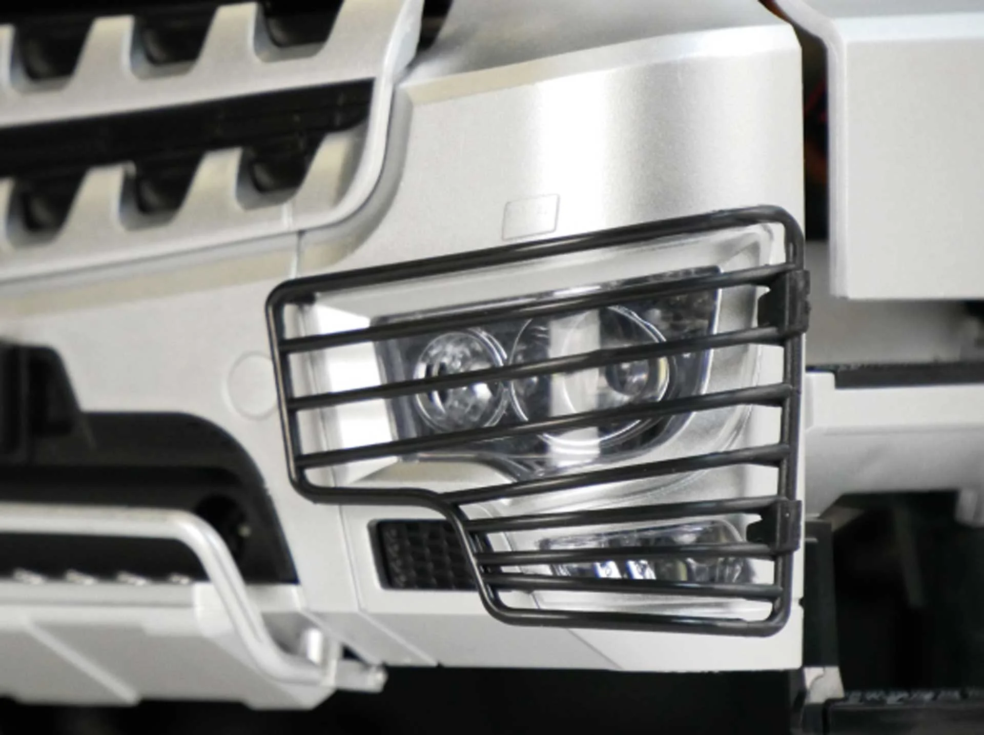 FM Electrics Camion Mercedes-Benz Arocs 6x6 en métal Benne basculante électrique 1:14 - Image 3