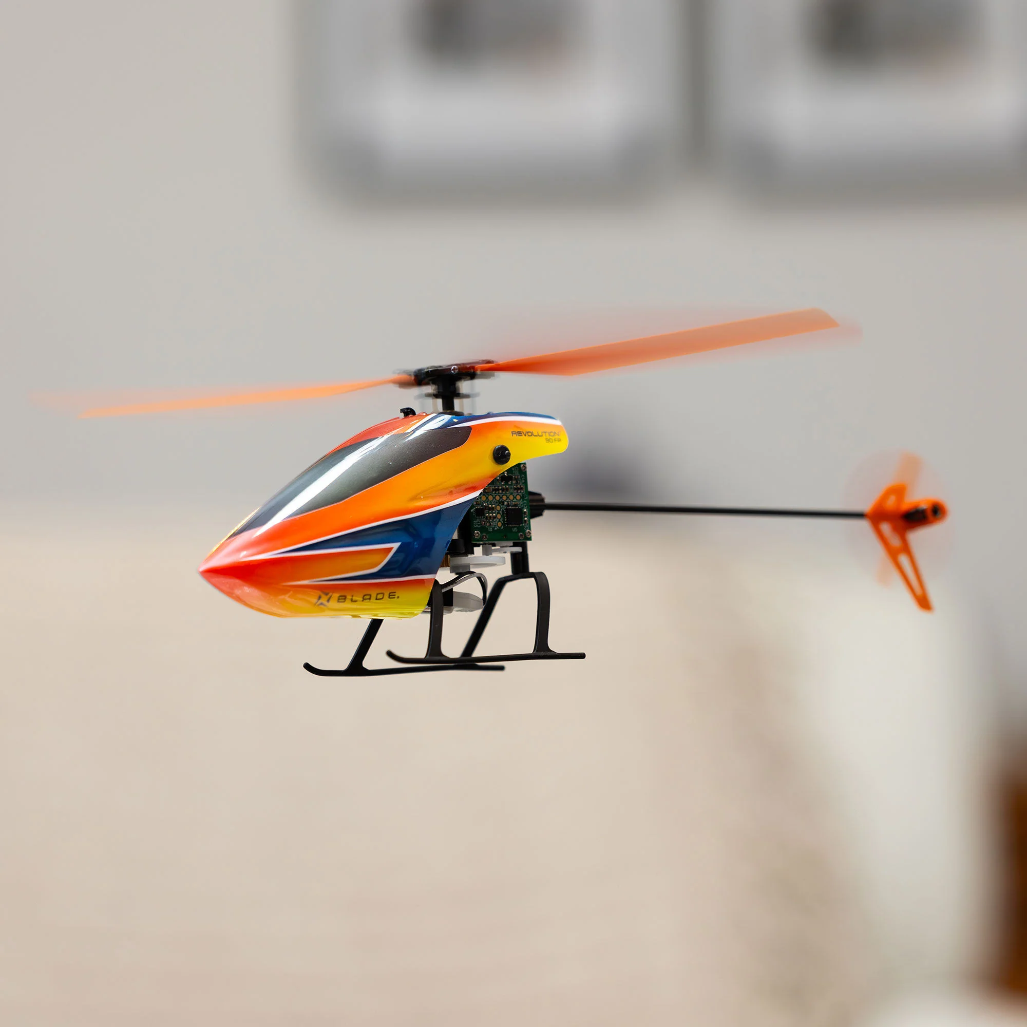 Hélicoptère Revolution 90 FP RTF avec SAFE - BLH01100 - Image 11