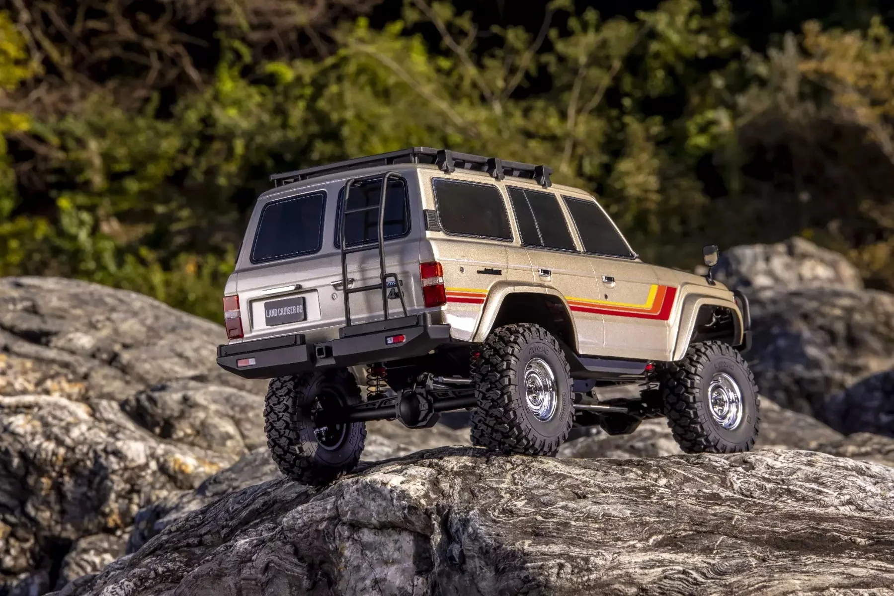 Kyosho KC10 Toyota Land Cruiser 60 Crawler 4WD 1/10 - 34801T1B - Image 3