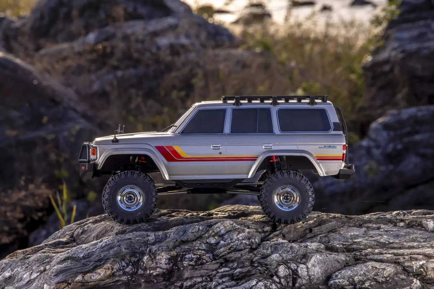 Kyosho KC10 Toyota Land Cruiser 60 Crawler 4WD 1/10 - 34801T1B - Image 4