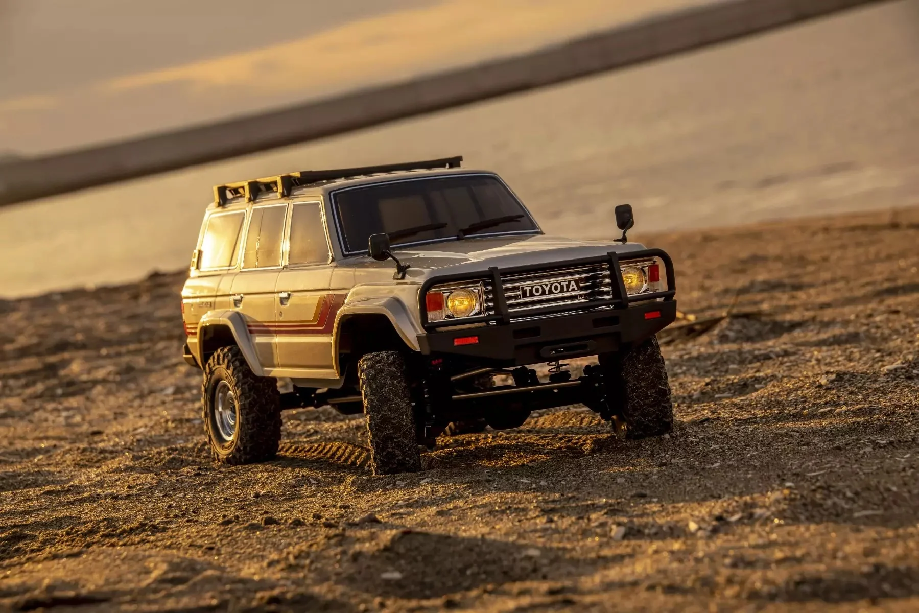 Kyosho KC10 Toyota Land Cruiser 60 Crawler 4WD 1/10 - 34801T1B - Image 9