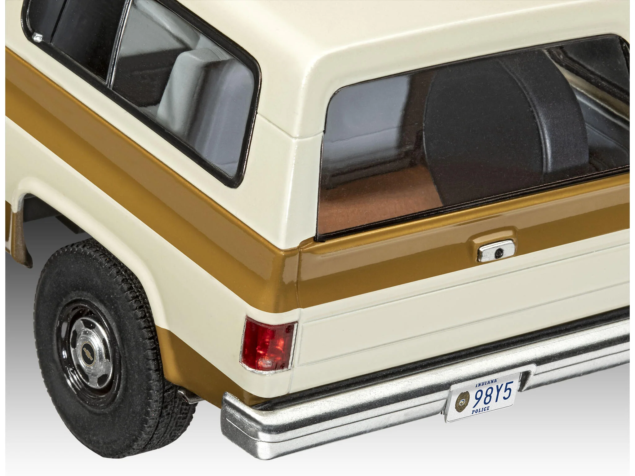 Maquette film Revell 07724 "Stranger Things" Jim Hopper´s Chevy® Blazer K5™ - Image 4