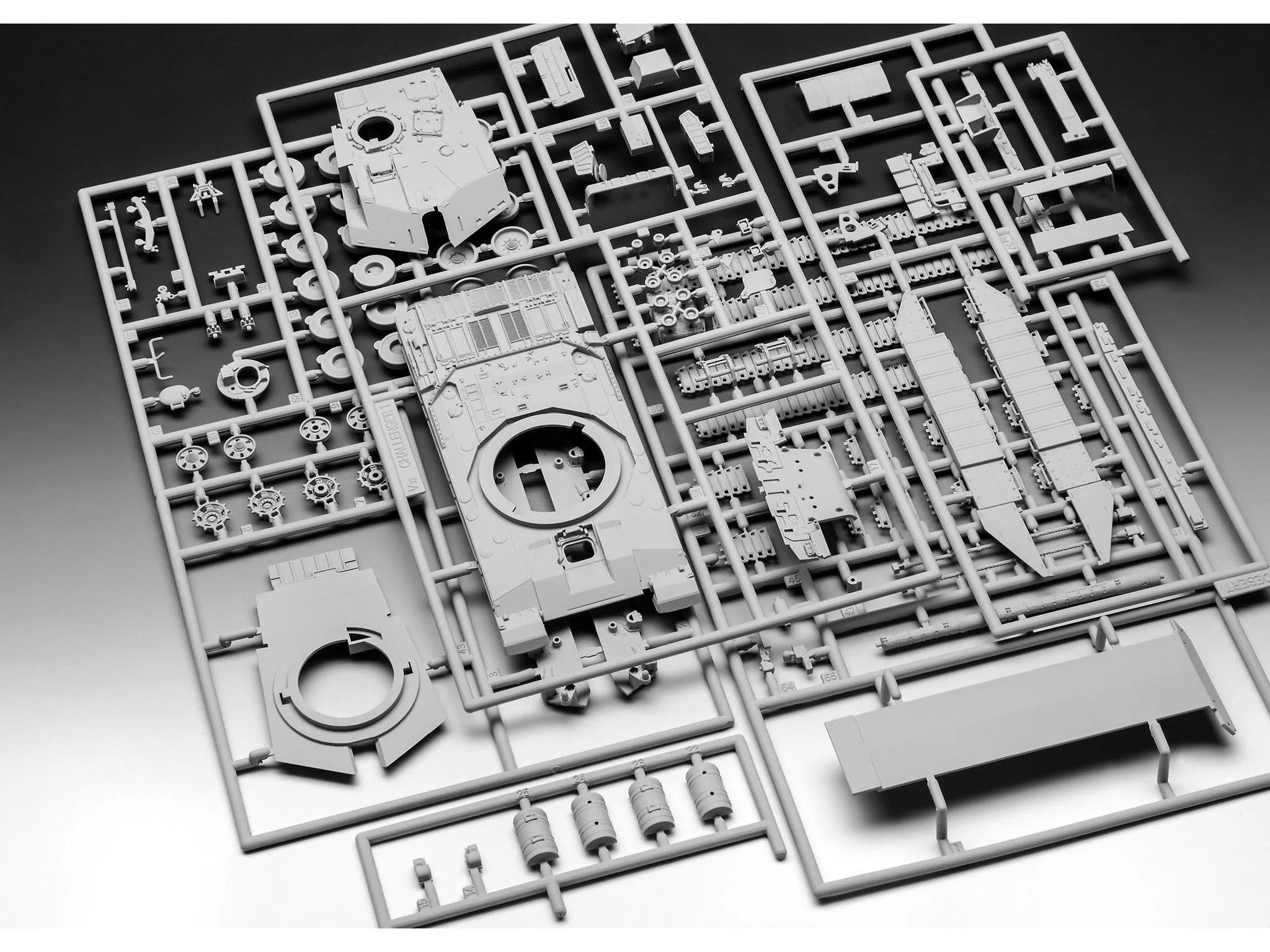Maquette Char militaire Revell 03365 Challenger 1 - Image 5