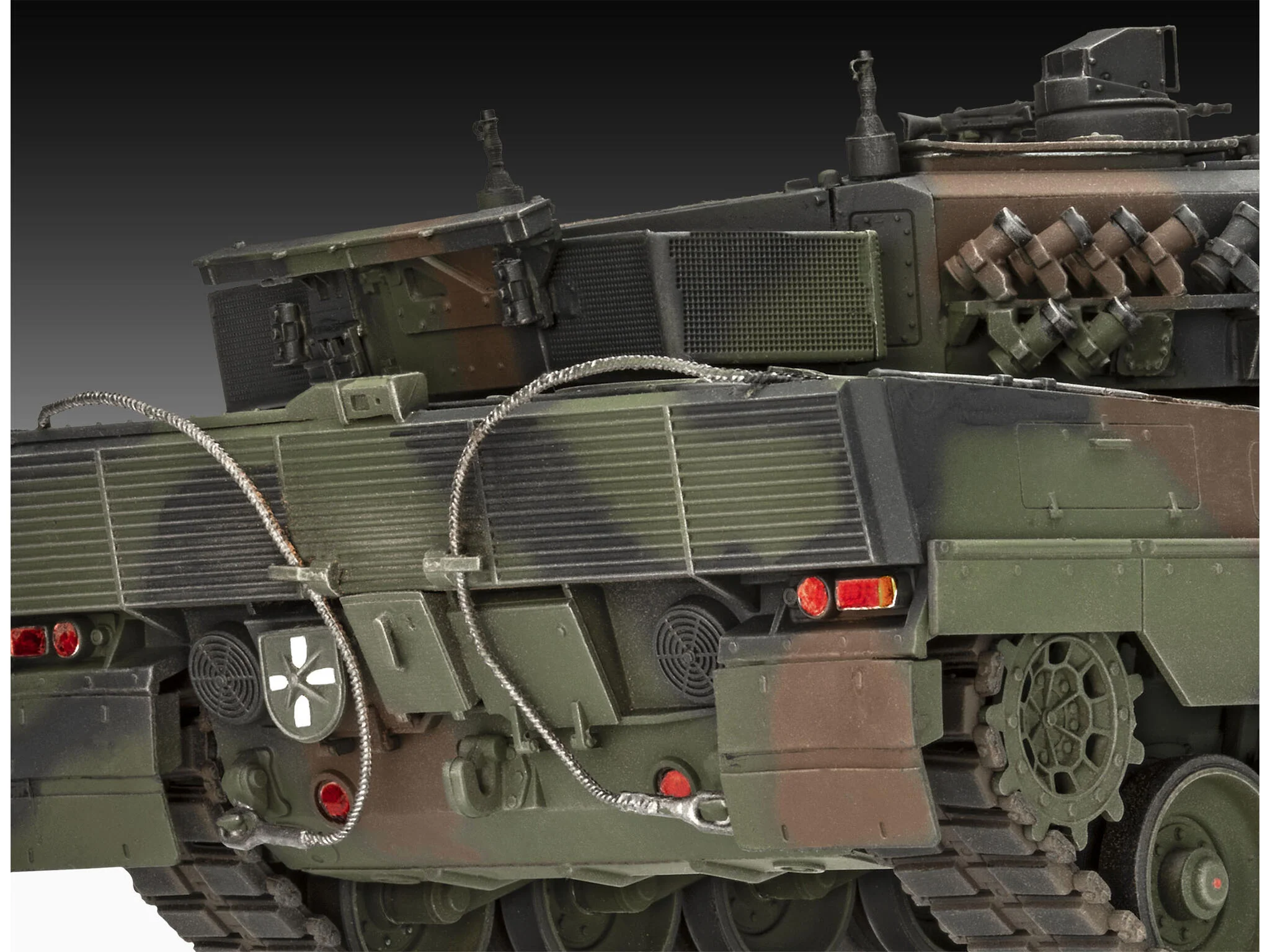 Maquette militaire Revell 05631 Leopard 2A6MA2" 70 ans Exclusive Edi avec accessoires de base - Image 8
