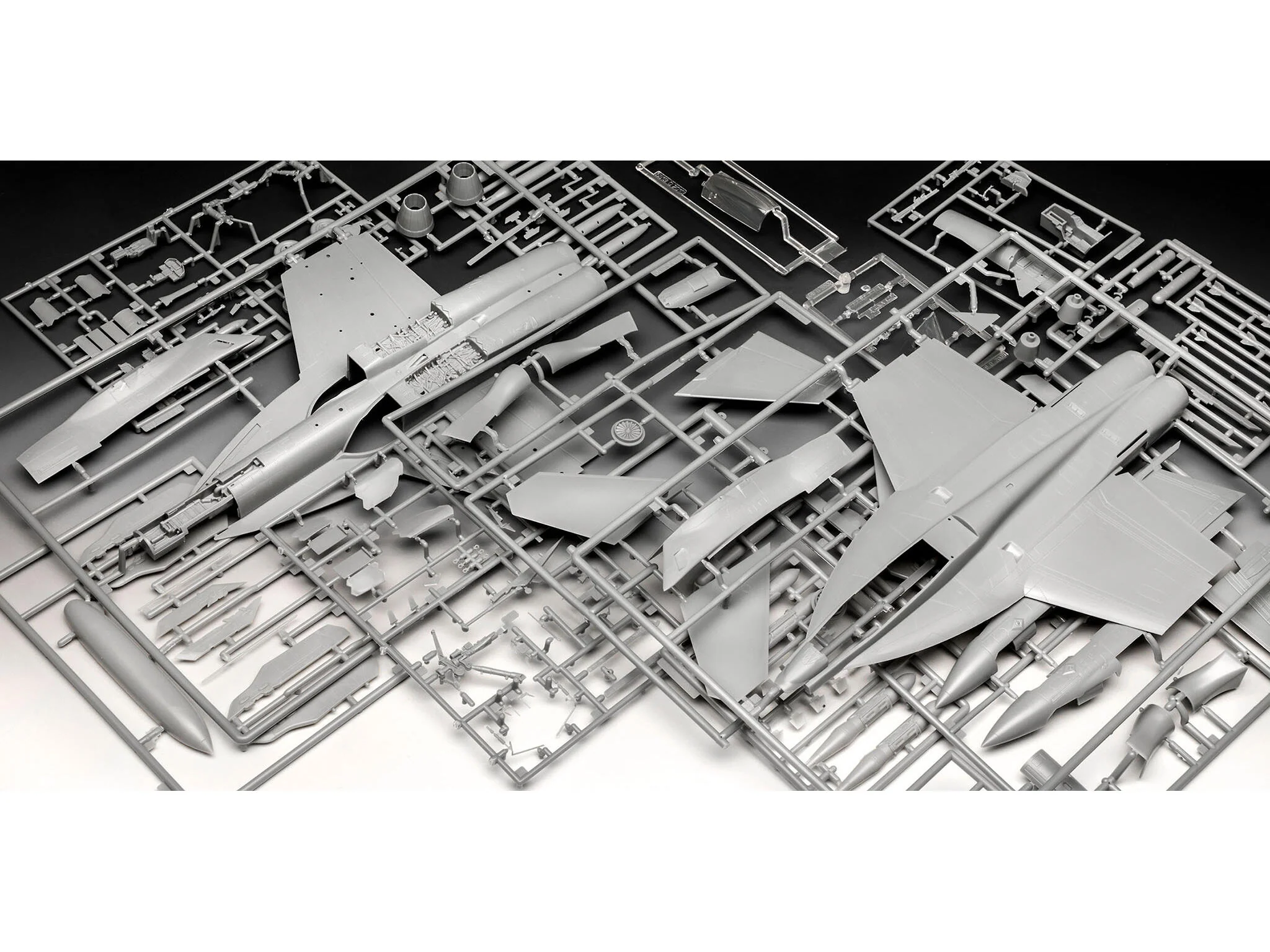 Maquette avion Revell 03864 Maverick's F/A-18E Super Hornet "Top Gun" - Image 7