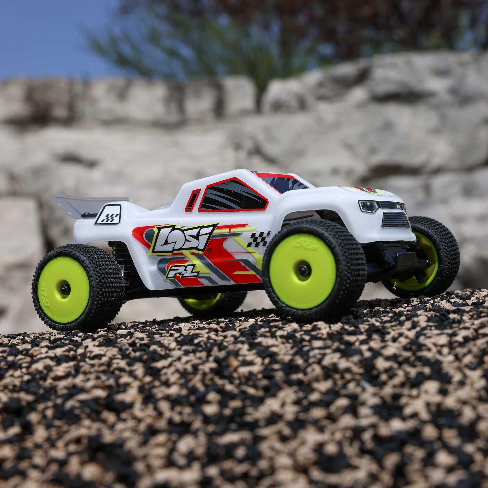 Stadium truck Losi 1/28 Micro-T 2S 2WD RTR blanc LOS-1392T1 - Image 5