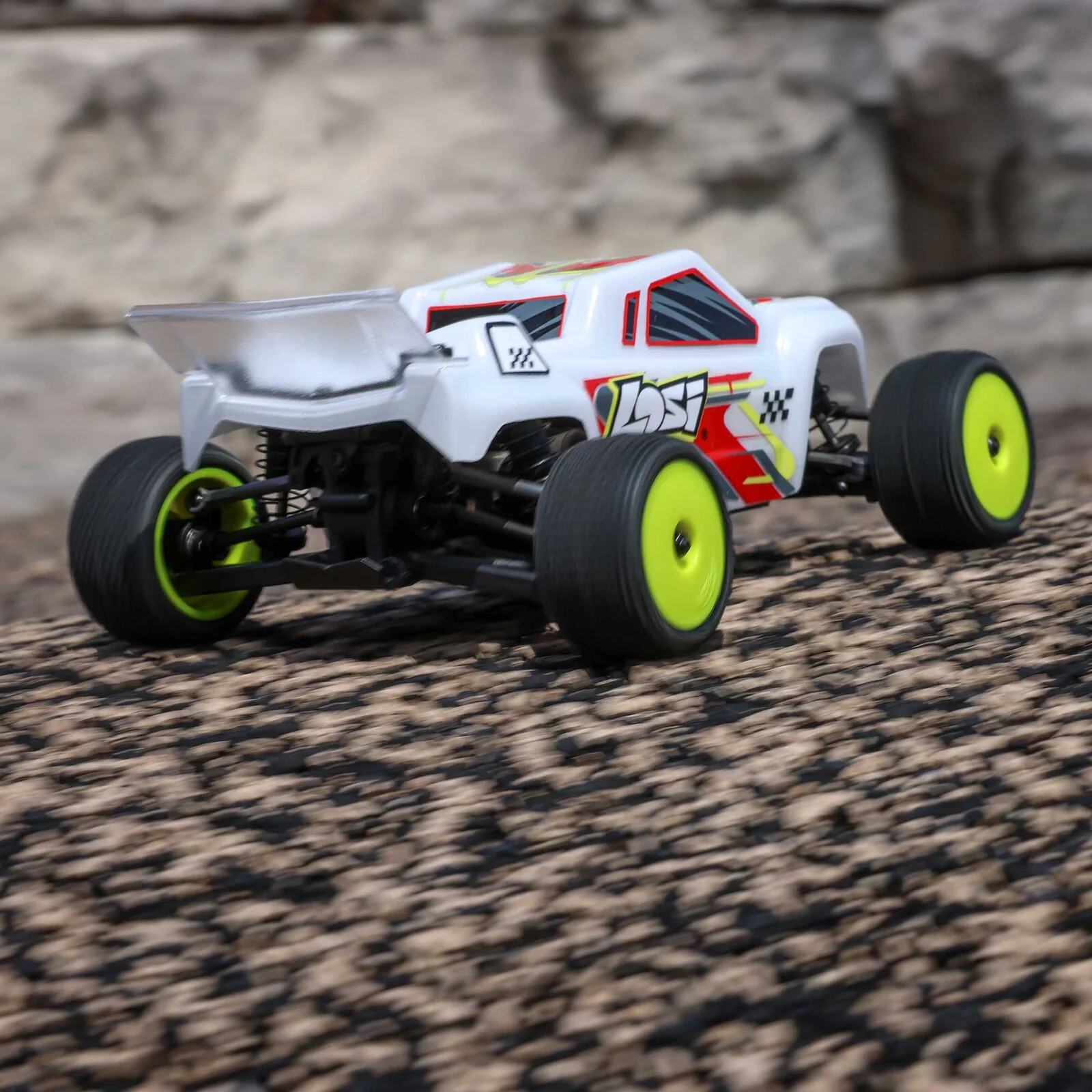 Stadium truck Losi 1/28 Micro-T 2S 2WD RTR blanc LOS-1392T1 - Image 6