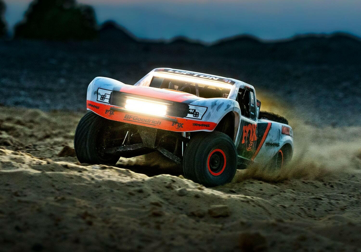Traxxas 8485 Kit Leds + Alimentation amplificateur pour l'UDR - Image 9