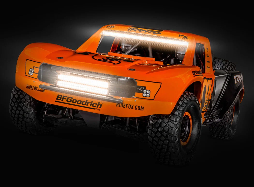 Traxxas UDR FOX Unlimited Desert Racer 4WD avec leds 85086-4 - Image 2